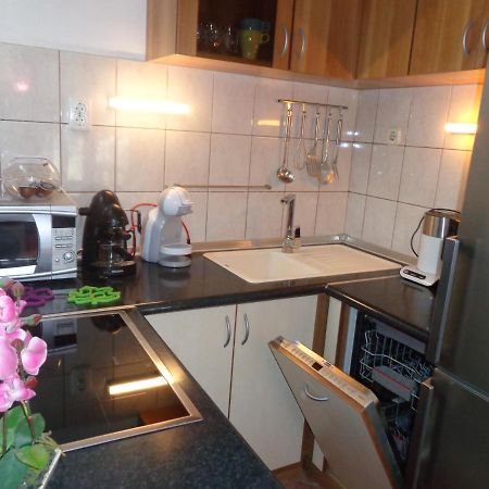 I & S Apartments Vodice Bagian luar foto