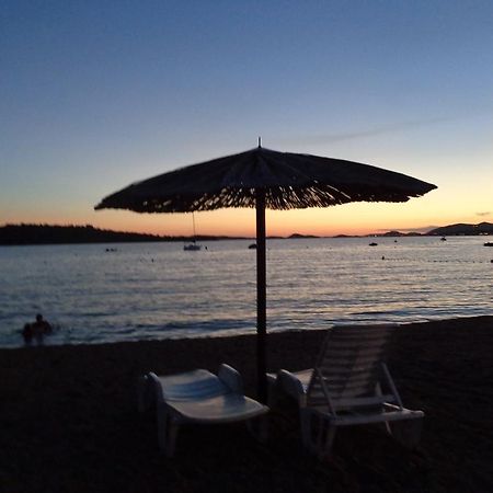 I & S Apartments Vodice Bagian luar foto