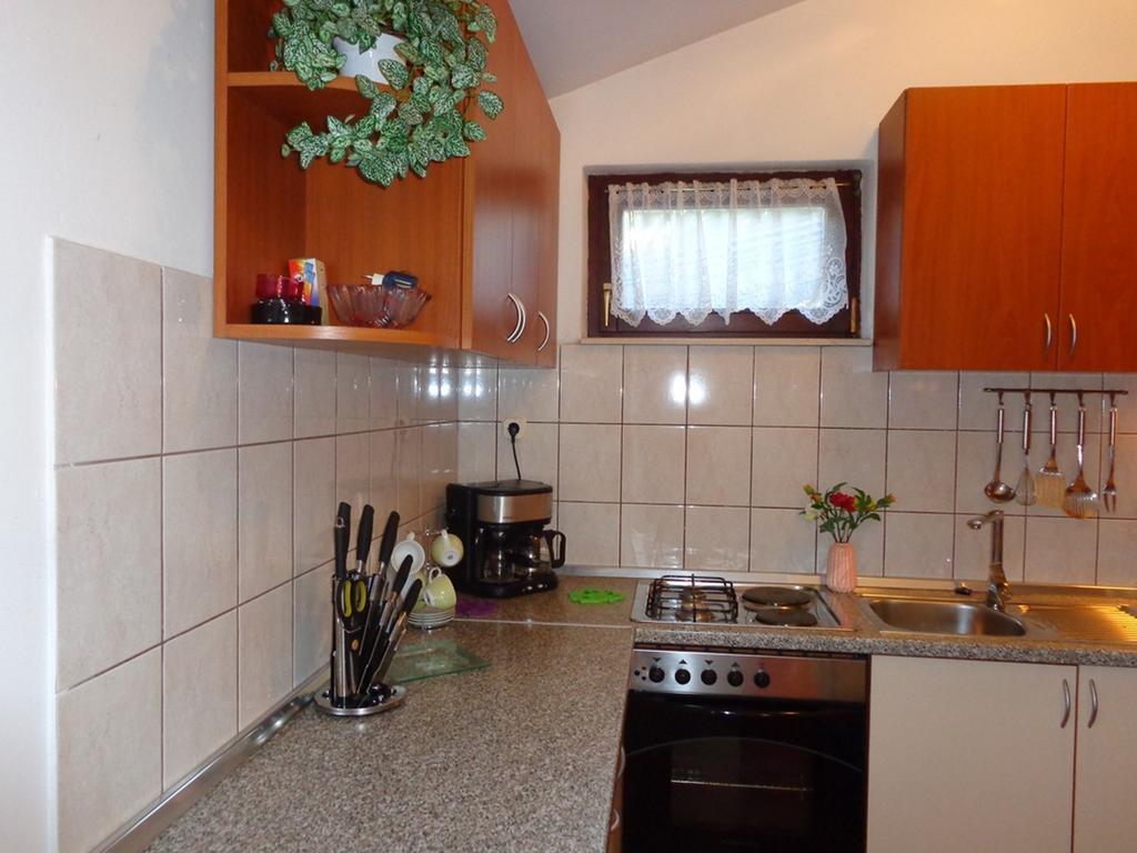 I & S Apartments Vodice Bagian luar foto
