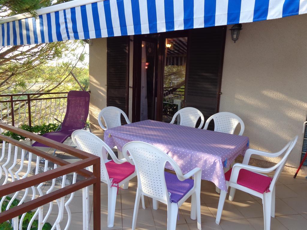 I & S Apartments Vodice Bagian luar foto