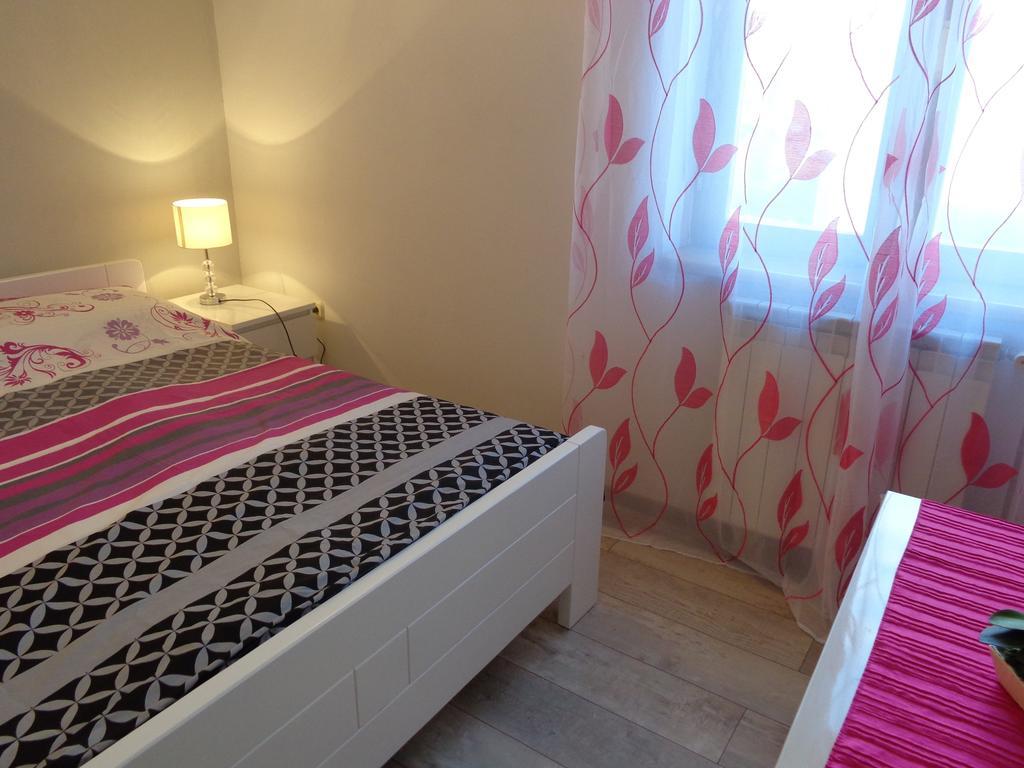 I & S Apartments Vodice Bagian luar foto