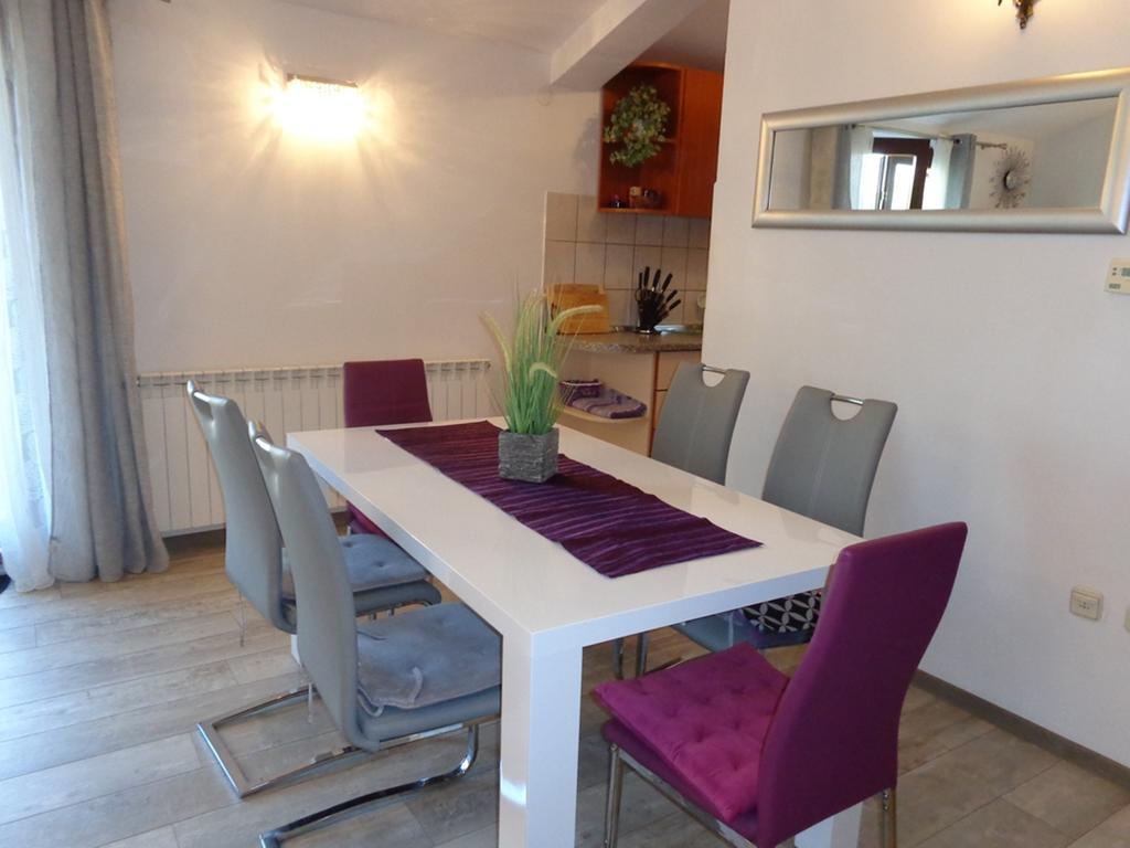 I & S Apartments Vodice Bagian luar foto