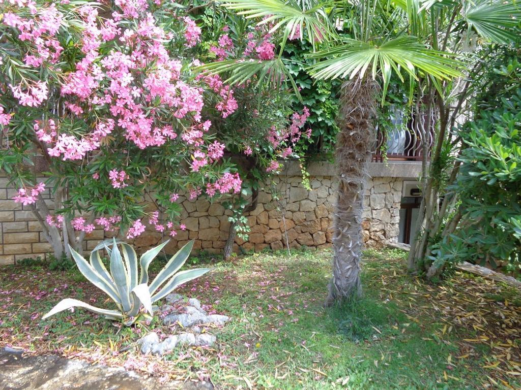 I & S Apartments Vodice Bagian luar foto