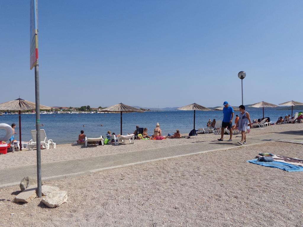 I & S Apartments Vodice Bagian luar foto