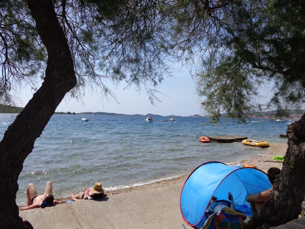 I & S Apartments Vodice Bagian luar foto