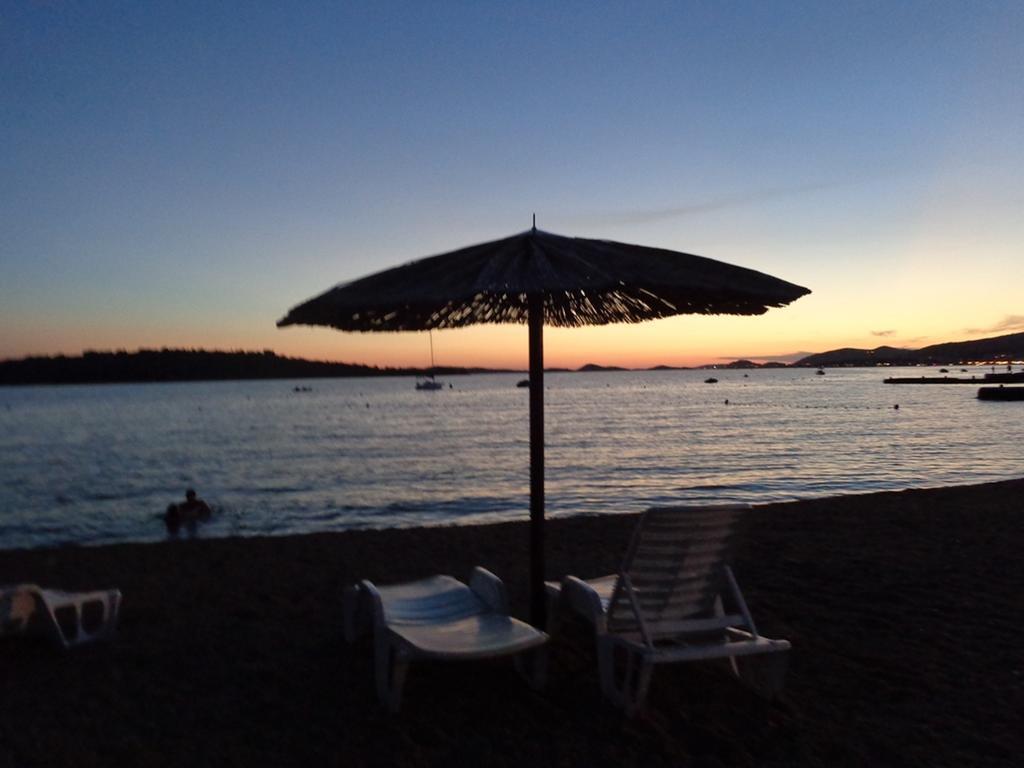 I & S Apartments Vodice Bagian luar foto