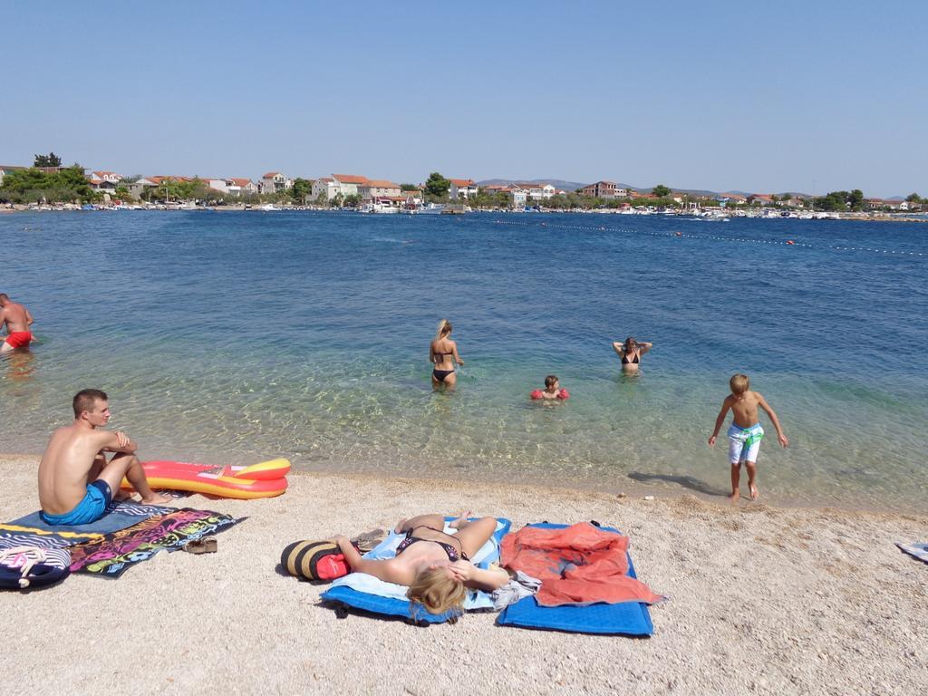 I & S Apartments Vodice Bagian luar foto